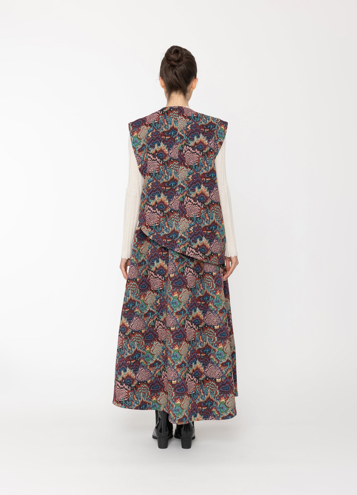 Elise Vest in Black by Blacklist NZ women’s fashion